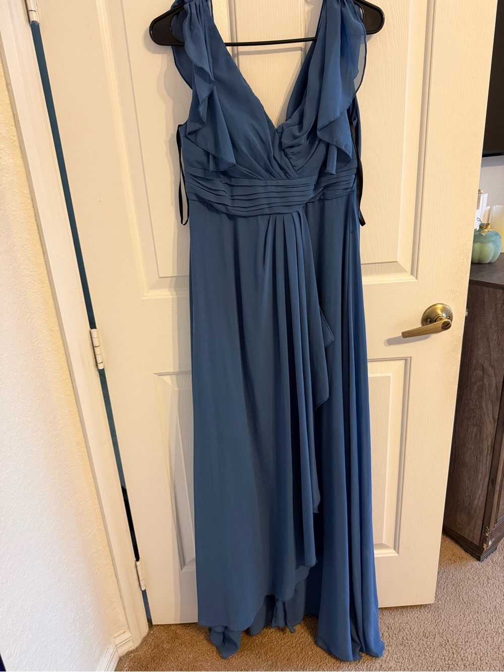 Sleeveless Blue V-Neck Chiffon Maxi Dress